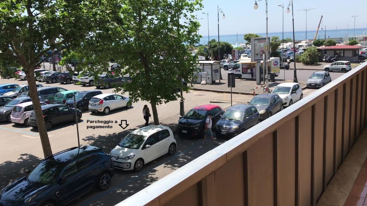 Casa Vacanza Brezza Di Maestrale Салерно Екстериор снимка