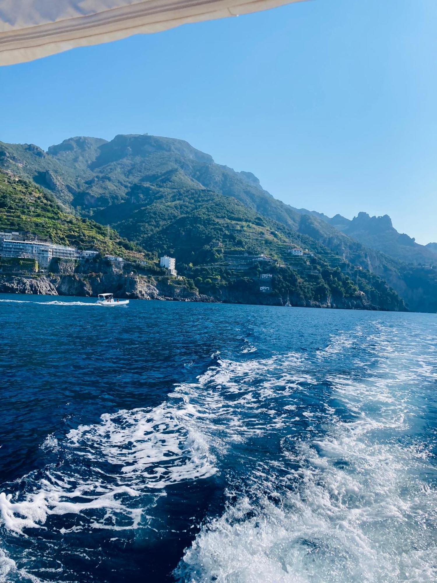 Casa Vacanza Brezza Di Maestrale Салерно Екстериор снимка