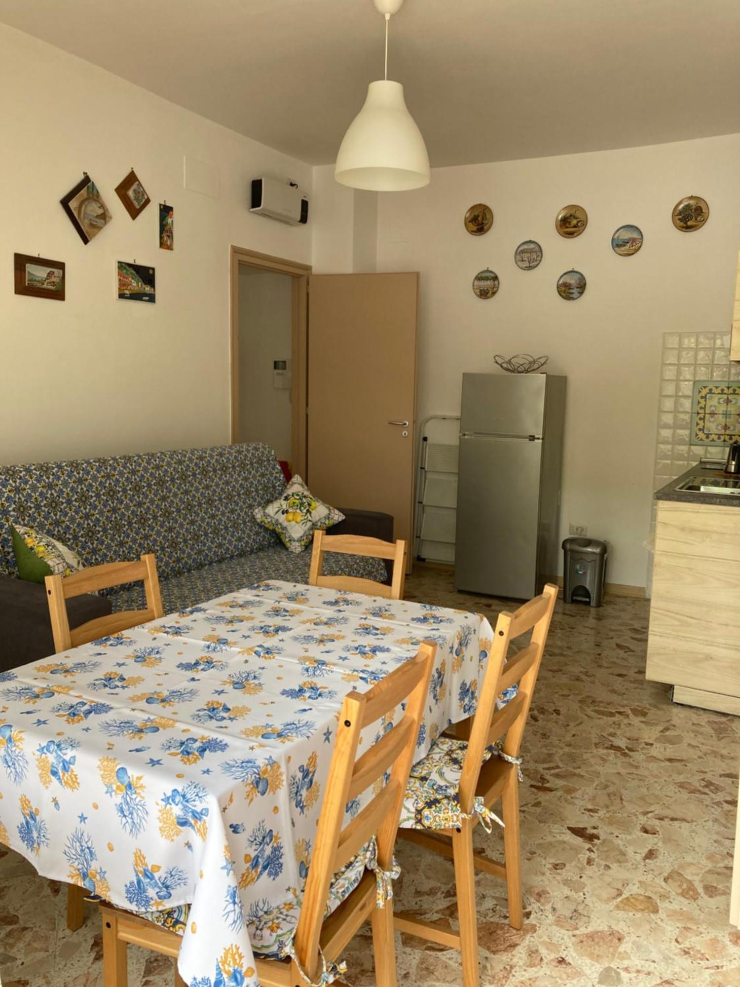 Casa Vacanza Brezza Di Maestrale Салерно Екстериор снимка